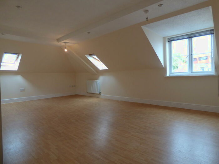 2 Bedroom Apartment To Rent In Fosseway Court, SN1