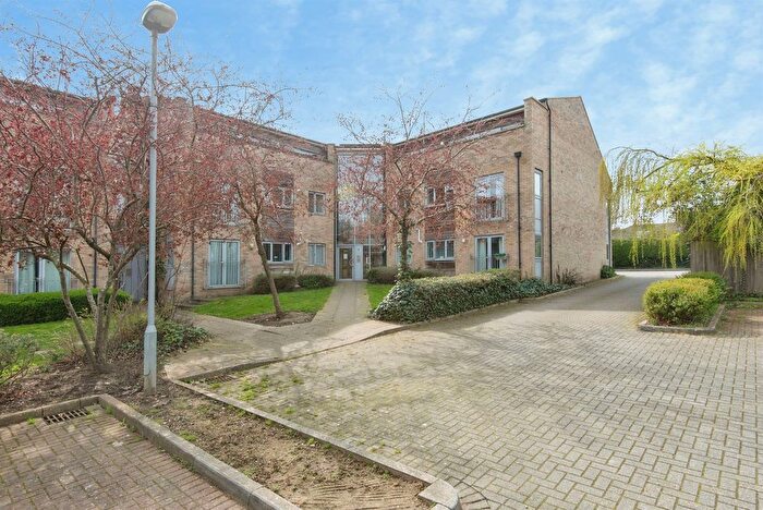 2 Bedroom Flat For Sale In Victoria Crescent, Royston, SG8