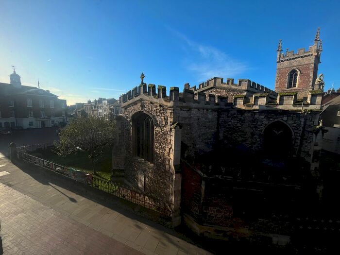 3 Bedroom Flat To Rent In High Street, Huntingdon, PE29