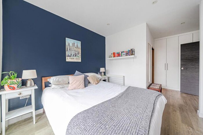 2 Bedroom Flat For Sale In Station Approach, London, SE26