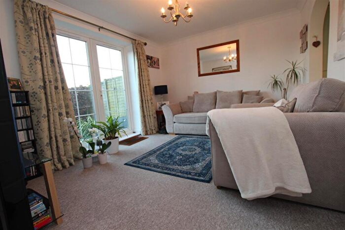 2 Bedroom Flat For Sale In Hursley Road, Chandler's Ford, Eastleigh, SO53