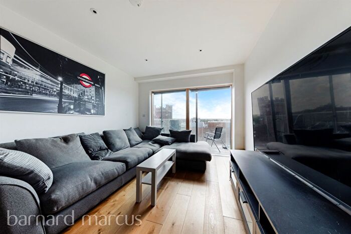 1 Bedroom Flat For Sale In Streatham High Road, London, SW16
