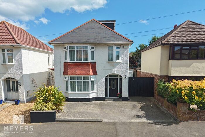 4 Bedroom Detached House For Sale In Danesbury Avenue, Bournemouth, BH6