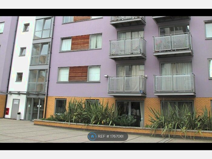 2 Bedroom Flat To Rent In Deals Gateway, London, SE13