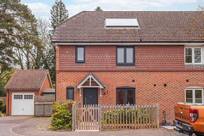 3 Bedroom Semi-Detached House To Rent In Springfield Gardens, Felbridge, RH19