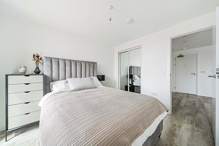 2 Bedroom Apartment To Rent In Wesley Lane, Cardiff City Centre, Cardiff, CF10