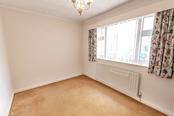2 Bedroom Detached Bungalow For Sale In Durham Grove, Retford, DN22