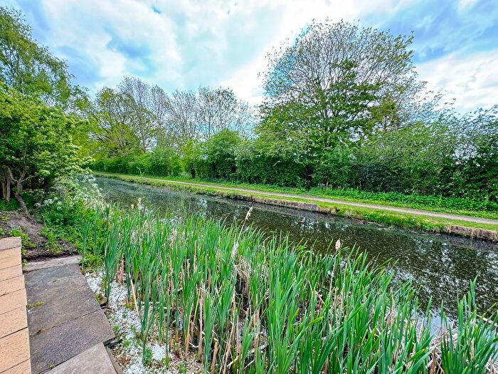3 Bedroom Semi-Detached House For Sale In Marlowe Drive, Willenhall, WV12