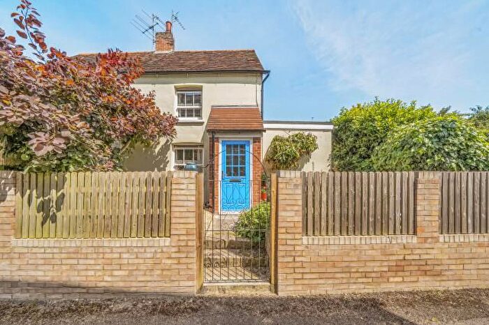 2 Bedroom End Of Terrace House For Sale In Priory Place, Hungerford, RG17