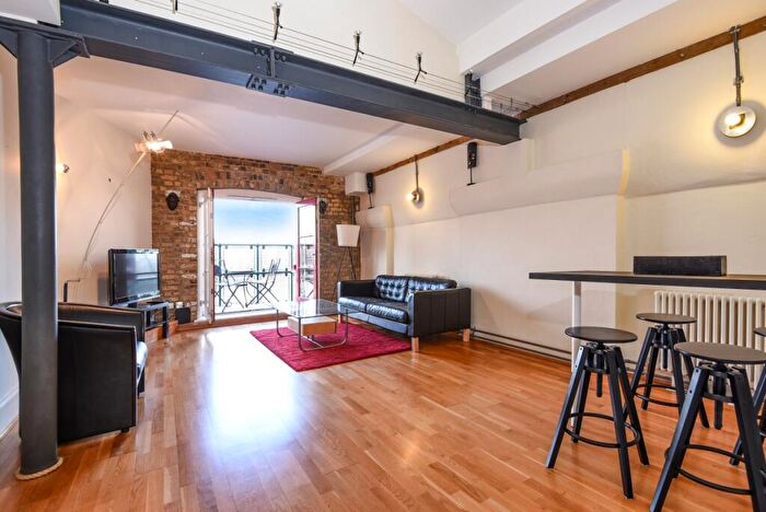 2 Bedroom Flat To Rent In Rotherhithe Street, Surrey Quays, London, SE16