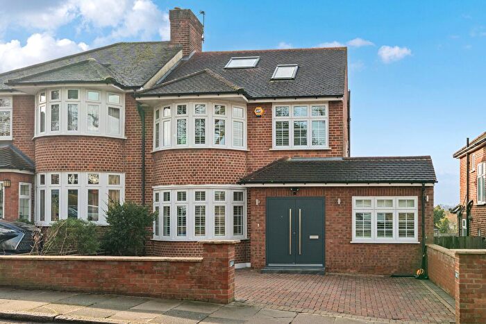 5 Bedroom Semi Detached House For Sale In Oak Way, London, N14