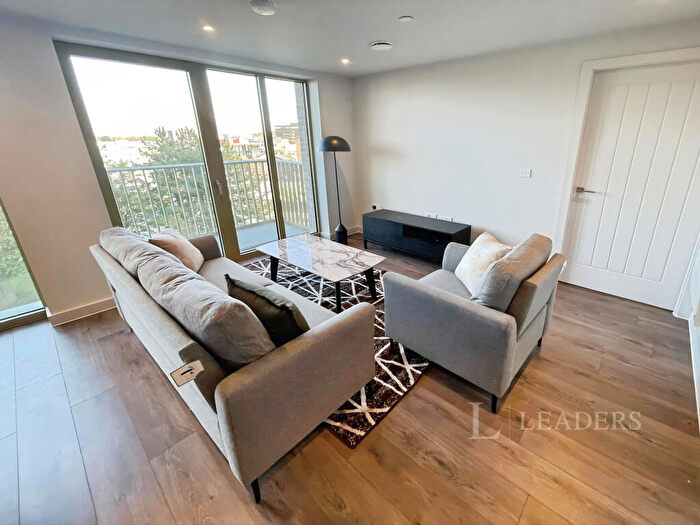 1 Bedroom Flat To Rent In Castle Street, Luton, Bedfordshire, LU1