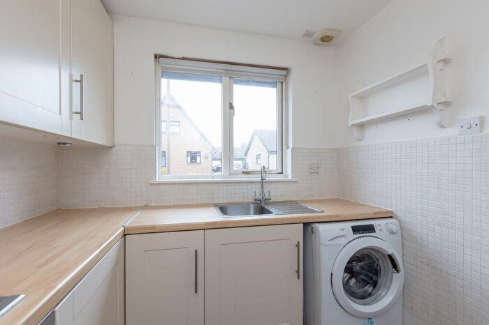2 Bedroom Semi-Detached Bungalow For Sale In Kirkfield View, Livingston, EH54