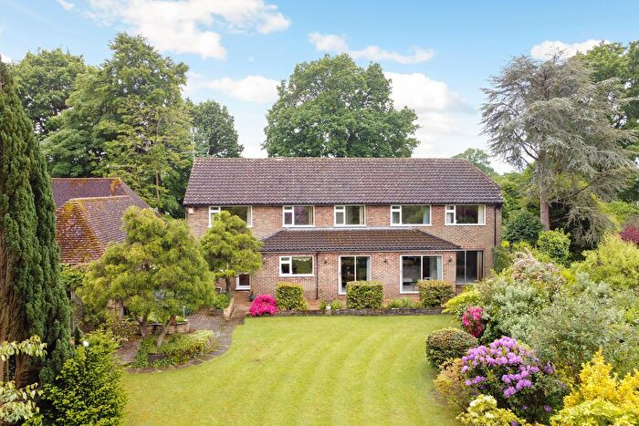 5 Bedroom Detached House For Sale In Crawley Road, Horsham, RH12