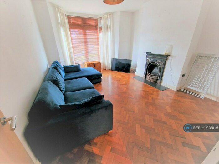 1 Bedroom Flat To Rent In St. Johns Lane, Bristol, BS3