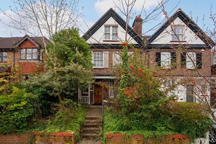 5 Bedroom Semi Detached House For Sale In Dukes Avenue, New Malden, KT3