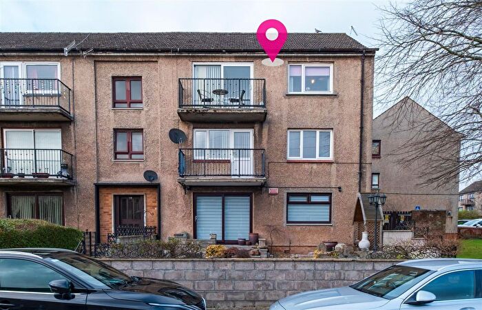 2 Bedroom Flat For Sale In Myrekirk Terrace, Dundee, DD2