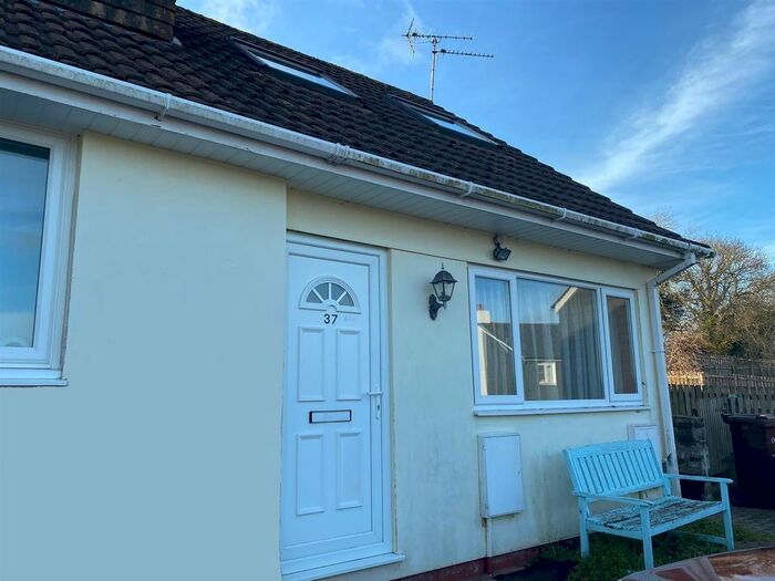 1 Bedroom Property For Sale In Higher Polsue Way, Tresillian, Truro, TR2
