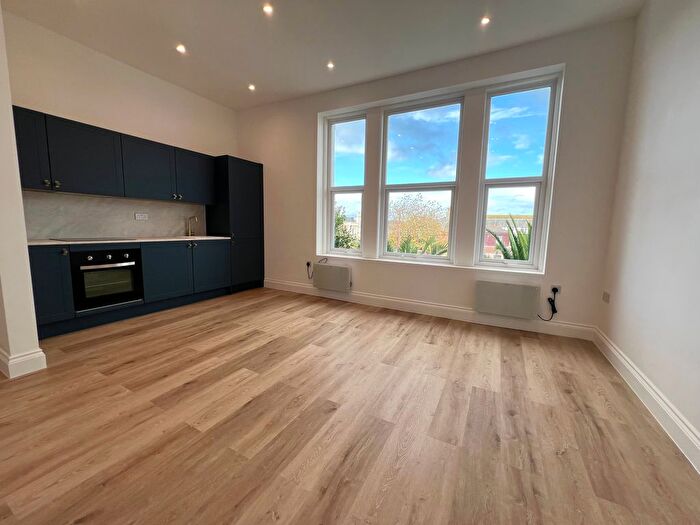 1 Bedroom Flat To Rent In Dorchester Road, Weymouth, DT4