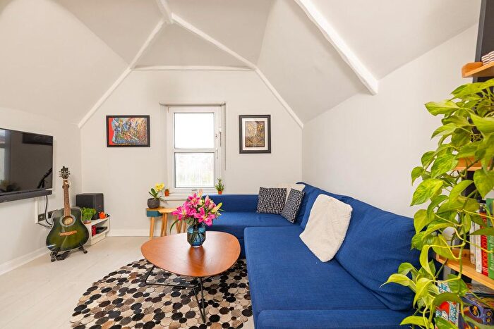 1 Bedroom Flat For Sale In Warwick Road, Redland, BS6