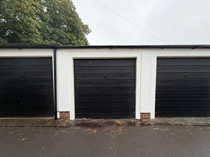 Property To Rent In Links Close, Portslade, BN41