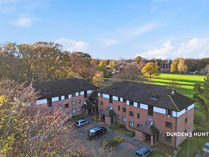 1 Bedroom Apartment For Sale In Bradwell Green, Hutton, CM13