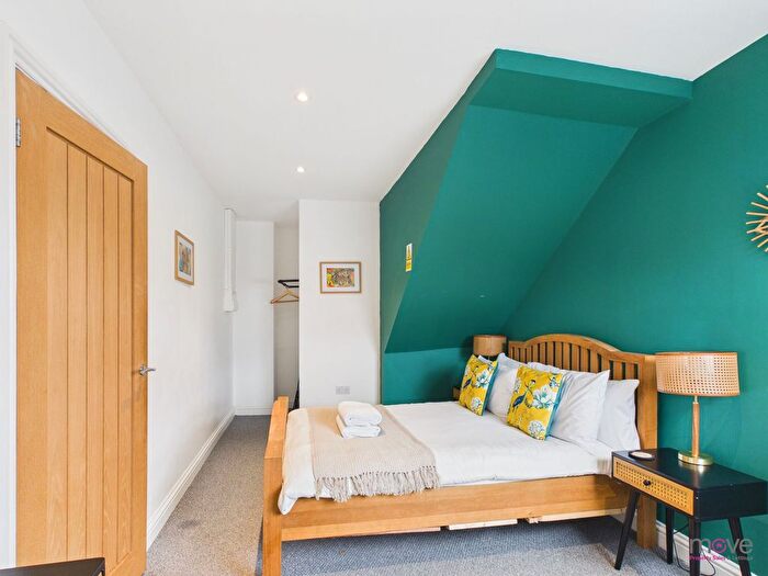 1 Bedroom Flat To Rent In Leckhampton Road, Cheltenham, GL53