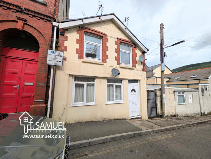 1 Bedroom Flat For Sale In Knight Street, Mountain Ash, CF45