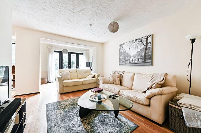 1 Bedroom Flat To Rent In Ranelagh Gardens, Hurlingham, London, SW6