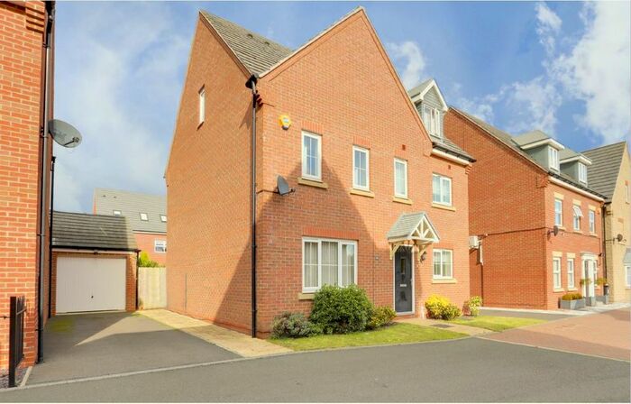 5 Bedroom Detached House To Rent In Dexters Grove, Hucknall, Nottingham, NG15
