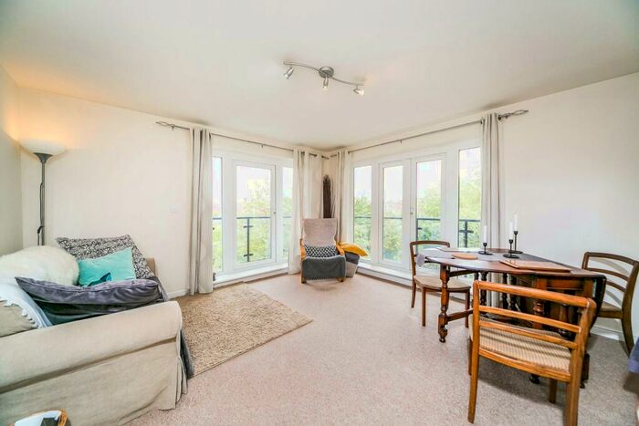 2 Bedroom Apartment To Rent In Capital Point, Reading, RG1