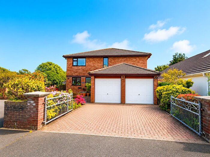 4 Bedroom Detached House For Sale In Bay View Road, Northam, EX39