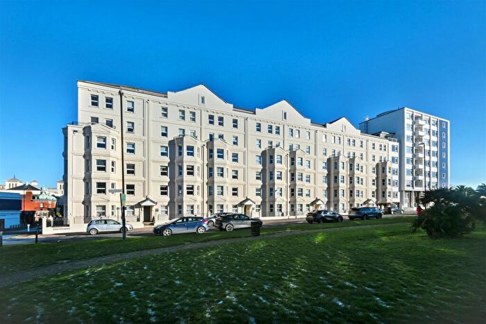 2 Bedroom Flat For Sale In Wilmington Square, Eastbourne, BN21
