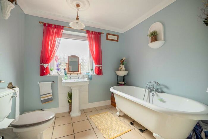 3 Bedroom Detached Bungalow For Sale In Shirley Close, Frettenham, Norwich, NR12