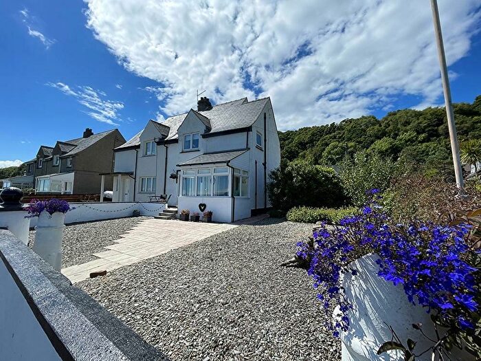 2 Bedroom Semi-Detached House For Sale In Newton Park, Innellan, Argyll And Bute, PA23