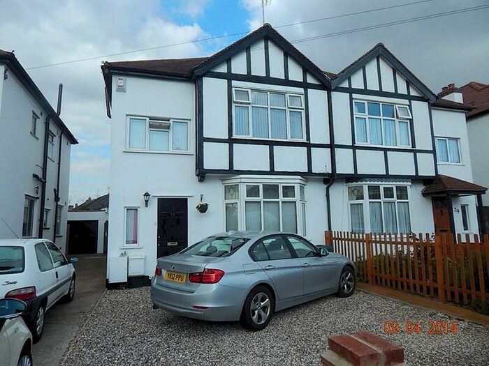 3 Bedroom Semi-Detached House To Rent In Hampton Gardens, Southend-On-Sea, Essex, SS2