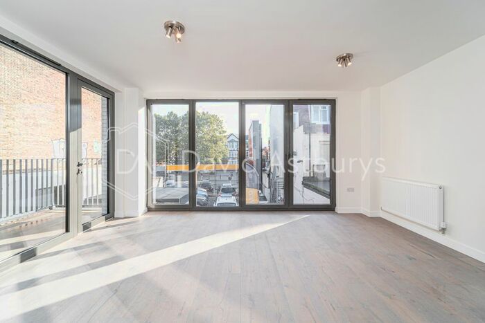 2 Bedroom Flat To Rent In Green Lanes, Turnpike Lane, London, N8