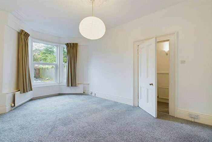 1 Bedroom Apartment To Rent In Gosforth, Newcastle Upon Tyne, NE3