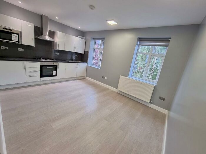 1 Bedroom Flat To Rent In Norwood Road, London, SE27