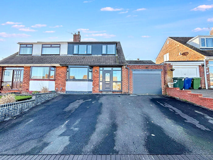 3 Bedroom Semi-Detached House For Sale In Cromwell Court, Blaydon-on-Tyne, Tyne And Wear, NE21