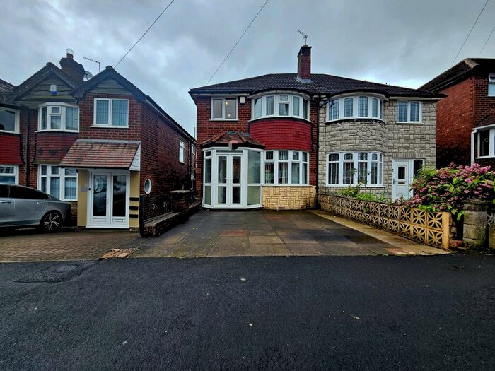 3 Bedroom House To Rent In Waddington Avenue, Birmingham, B43