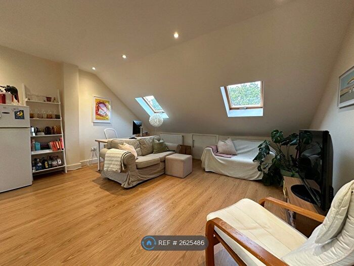 2 Bedroom Flat To Rent In Archway Road, London, N6
