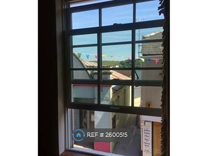 2 Bedroom Flat To Rent In High Street, Falmouth, TR10