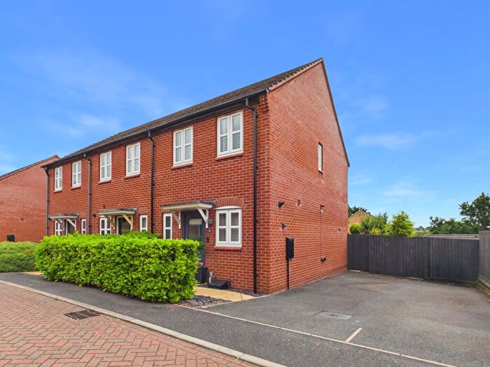 2 Bedroom End Of Terrace House For Sale In Ulgham Close, Arnold, Nottingham, NG5