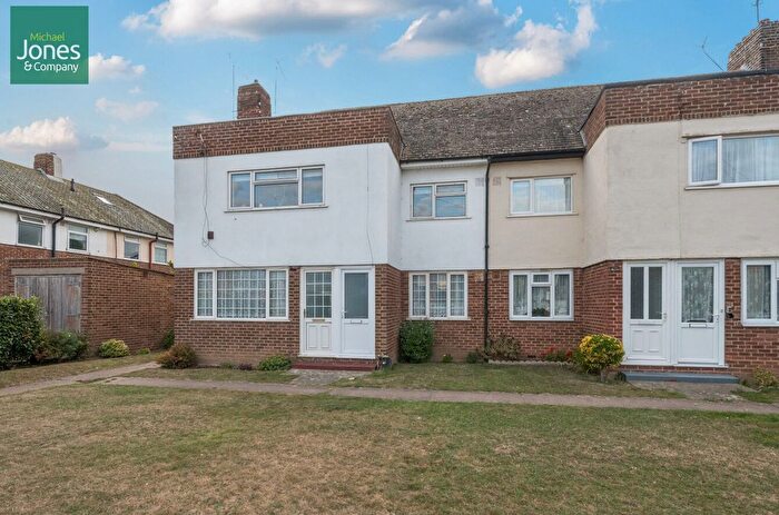 2 Bedroom Flat To Rent In Mulberry Close, Goring By Sea, BN12