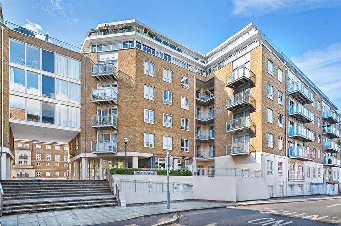 3 Bedroom Flat To Rent In Ionian Building, Narrow Street, London, E14