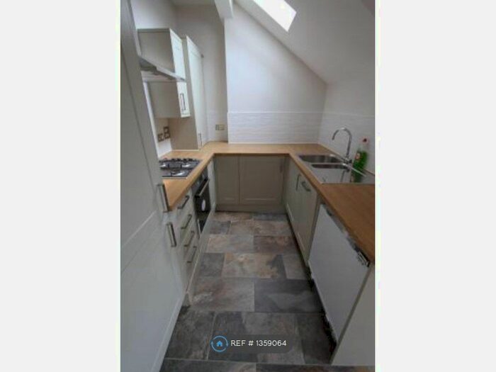 2 Bedroom Flat To Rent In Garth Court, Bicester, OX26