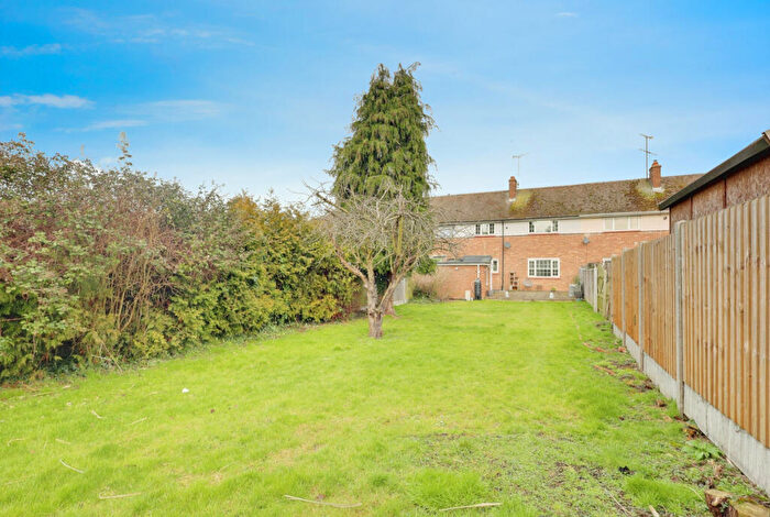 3 Bedroom Terraced House For Sale In Lodge Close, Rayleigh, SS6