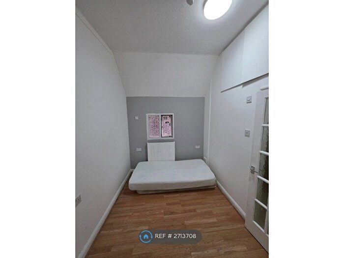 1 Bedroom Flat To Rent In Highgate Hill, London, N19