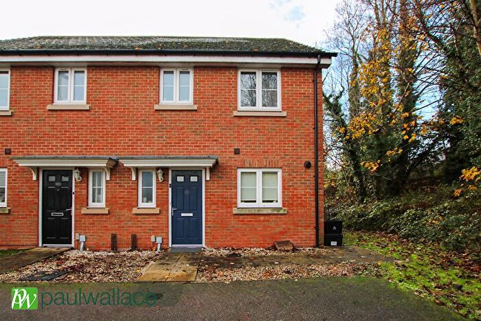 3 Bedroom End Of Terrace House For Sale In Aldermere Avenue, West Cheshunt, EN8